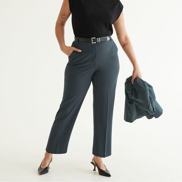 Reitman’s Super High-Rise Straight Leg Ankle Pants - Picture 2 of 12